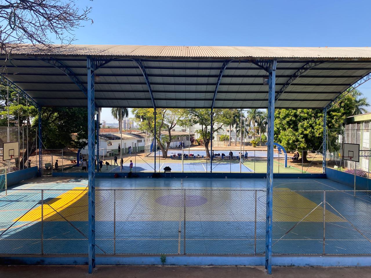 Quadra esportiva da escola